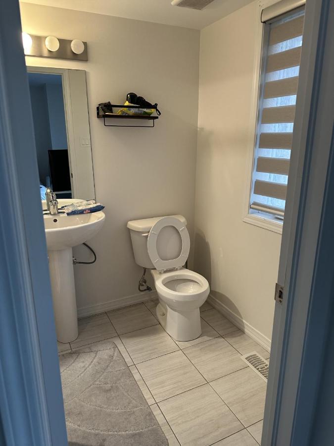 Ensuite Guest Room With Separate Entrance Миссиссага Экстерьер фото